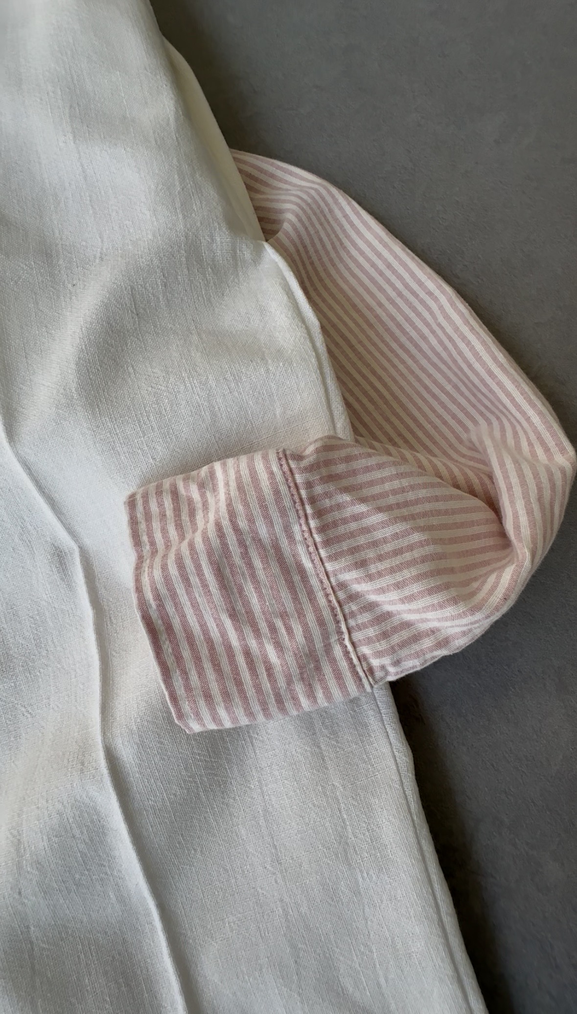 Keten Beyaz Baggy Pantolon & Oversize Çizgili Keten Gömlek Kombin - Görsel 4